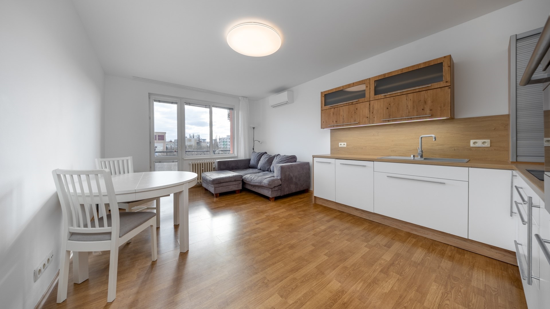 PRENÁJOM: 3 izbový byt Bratislava-Súmračná